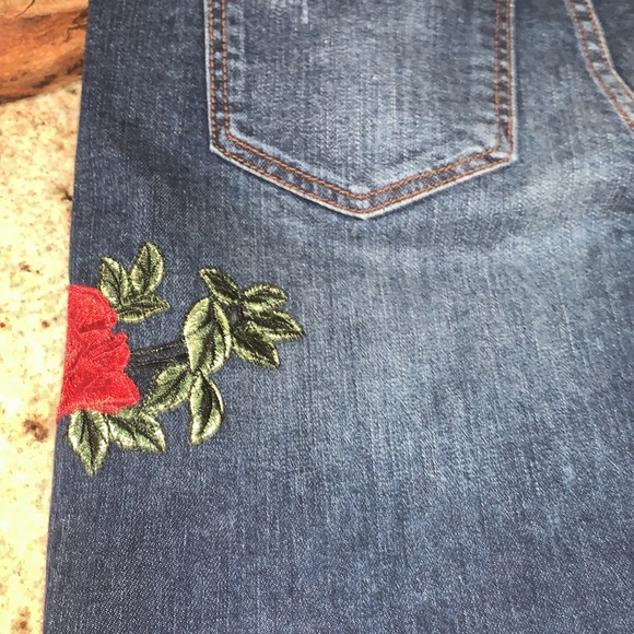 Sneak peek size 5 sexy boyfriend embroidered jeans - Picture 6 of 7